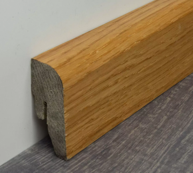 Sockelleiste Eiche mattlackiert Rundkante Massivholz-Kern