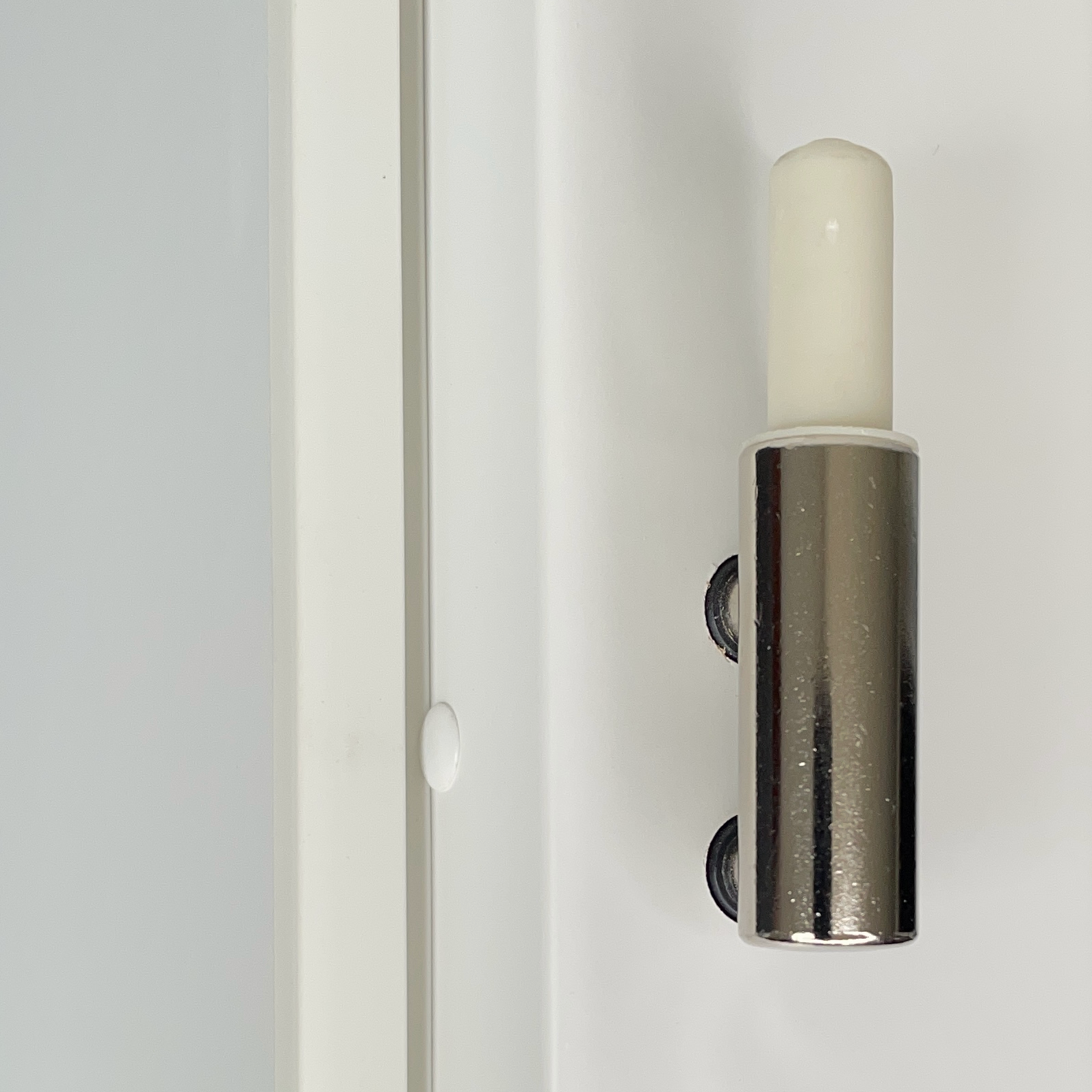 Zimmertür mit Zarge und Lichtausschnitt soft-weiß 2 breite Rillen Eckkante - Modell Designtür QB21LAS